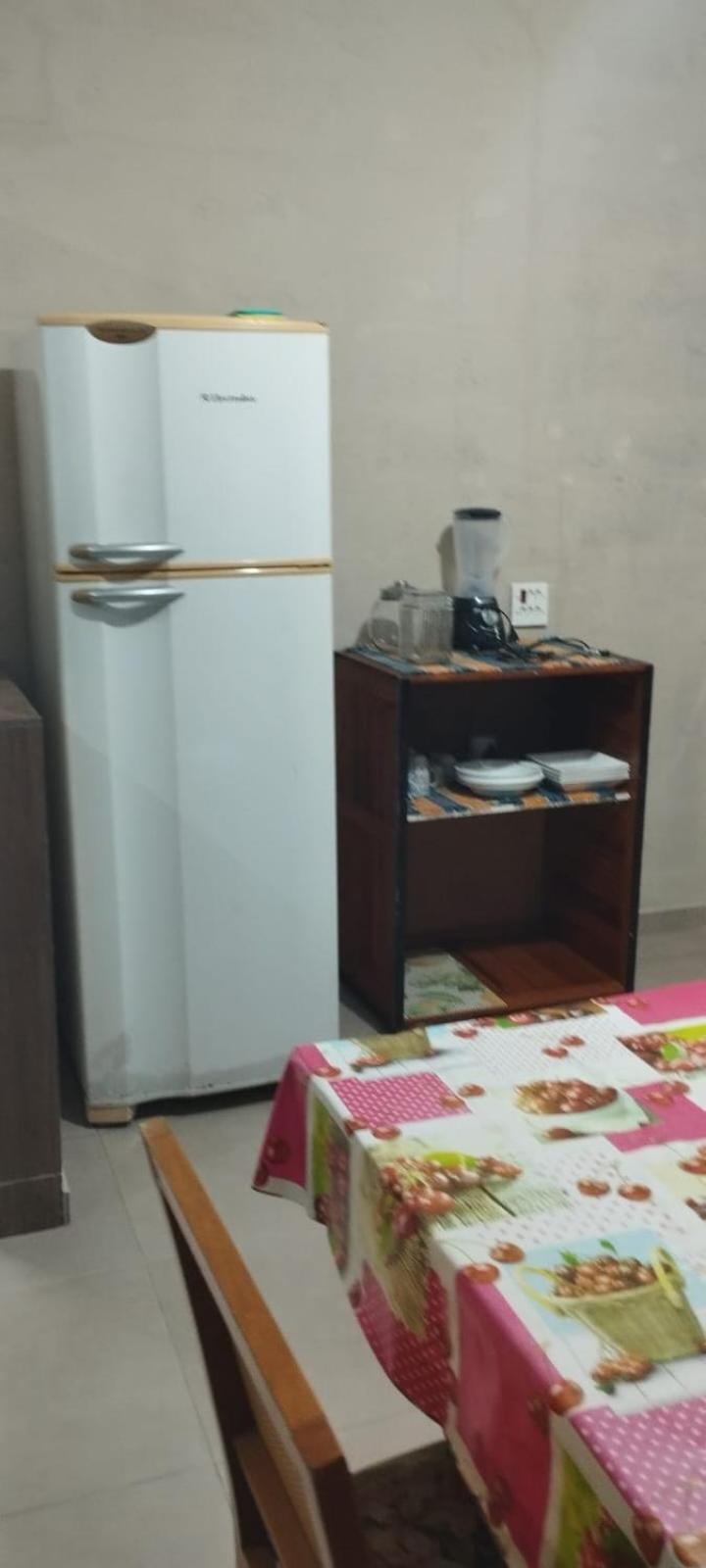 Appartement Quarto/Cozinha/Banheiro/ambiente familiar/08 minutos da praia a pé. à Peruíbe Extérieur photo